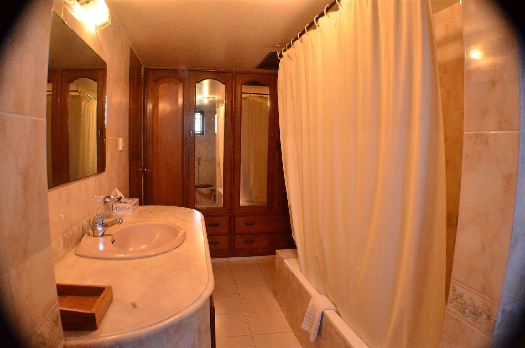 Amazon Lilly Lake View Residence Dháka Exteriér fotografie